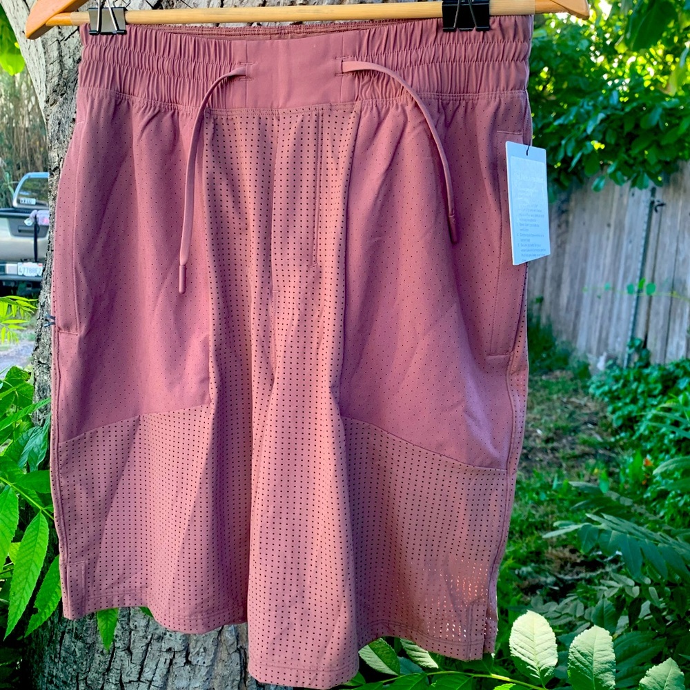 Lulu lemon shorts, men’s